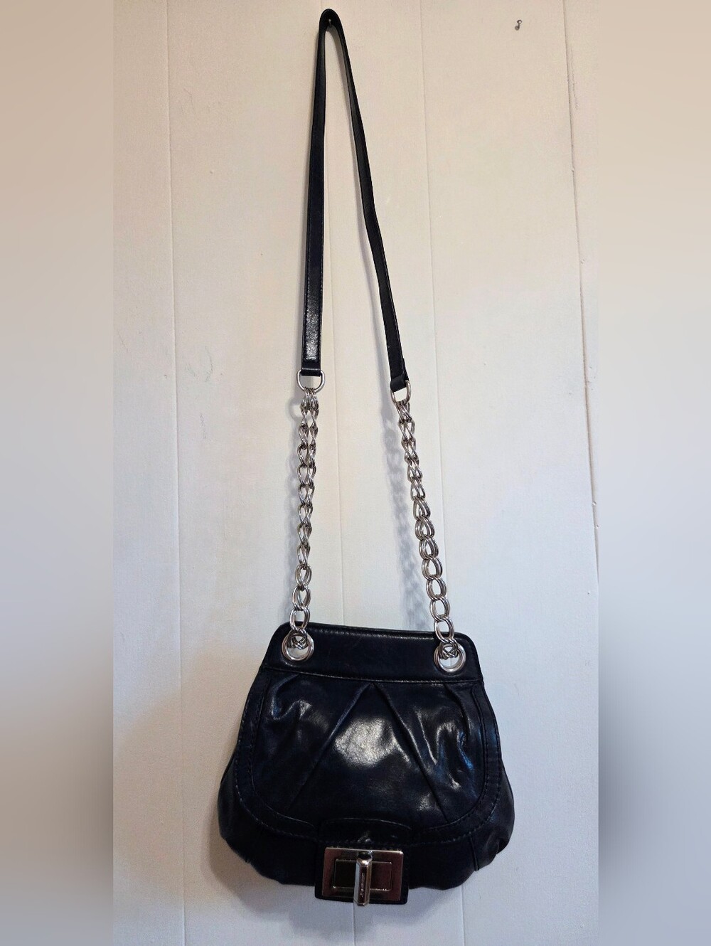 B Makowsky Navy genuine Leather Shoulder Bag with Chain Strap Silver Turn Lock.
